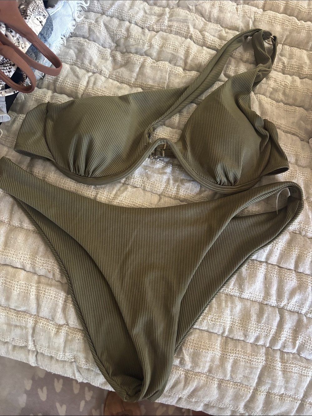 Olive Ribbed Underwire Bikini Set - Women Swim size M